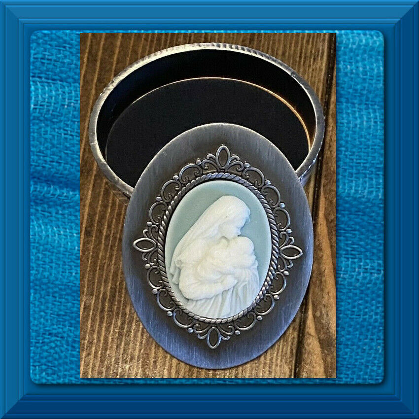 ROSARY BOX Mothers Kiss Cameo Case Virgin Mary Baby Jesus Metal ❤️ RET $50.00
