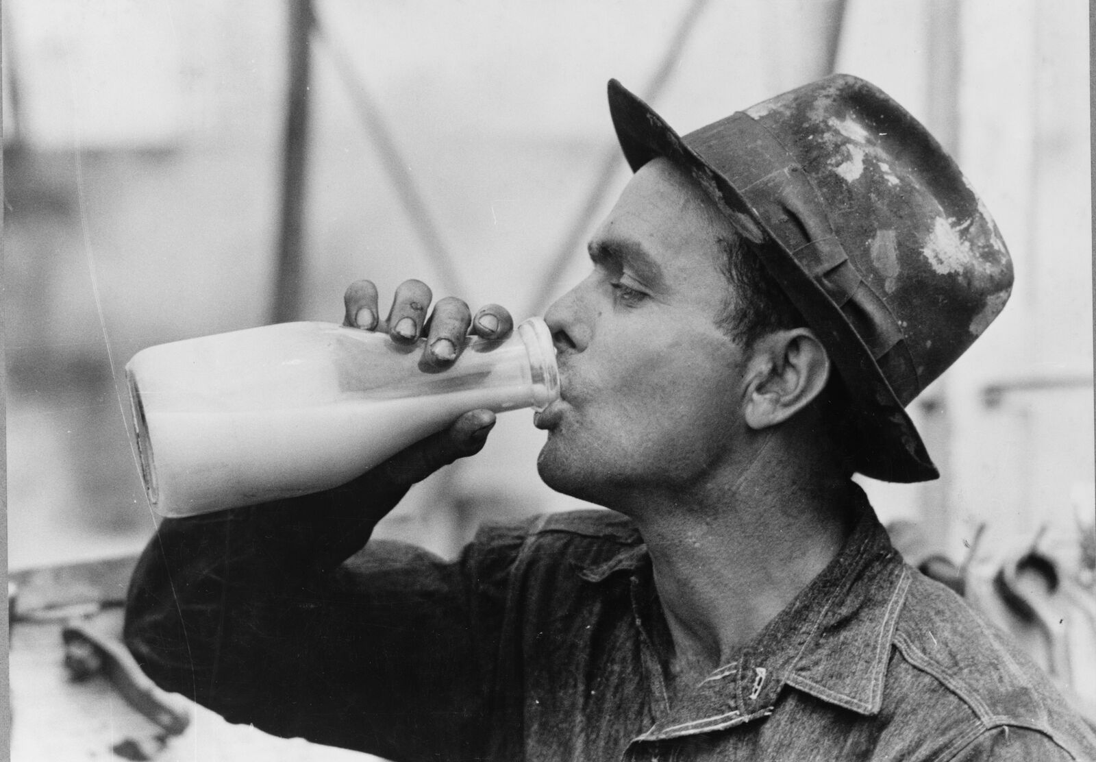 1939 Oil field Worker Drinking Milk Kilgore Texas Old Photo Reprint 13\