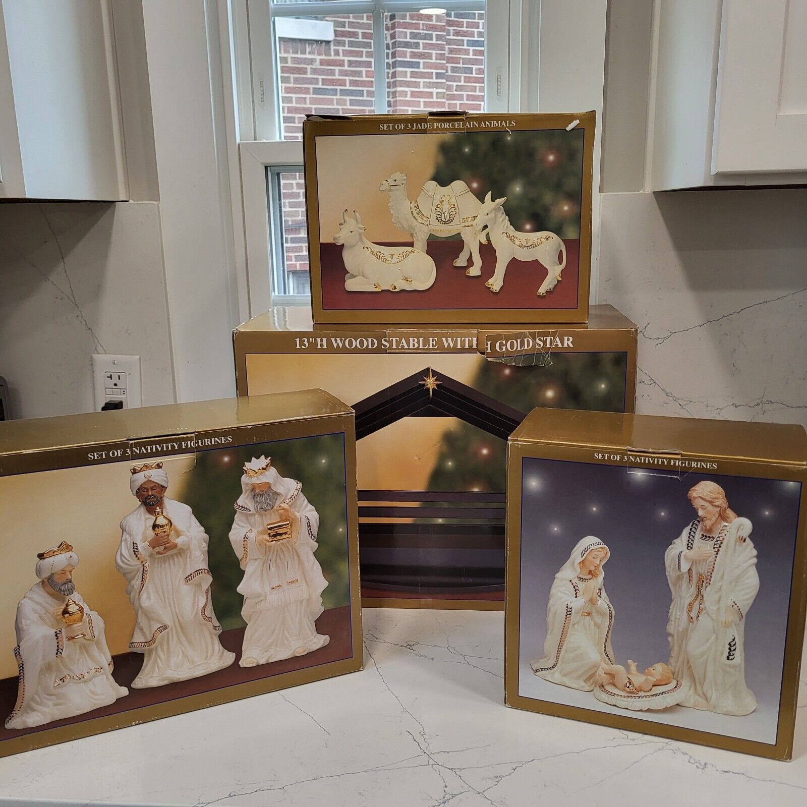 Bon Ton Vintage 10 Piece Porcelain Nativity Set With Stable NEW