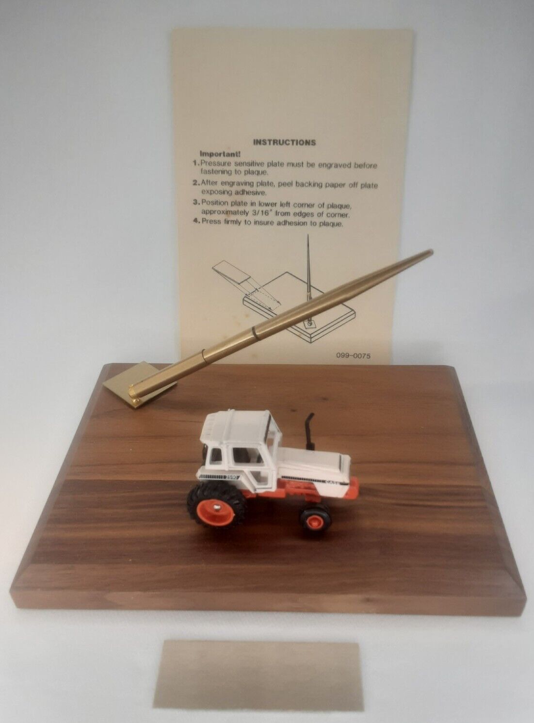 Ertl Desk Pen Set Case 2590 Tractor On Wood Base & Box Agricultural Memorabilia