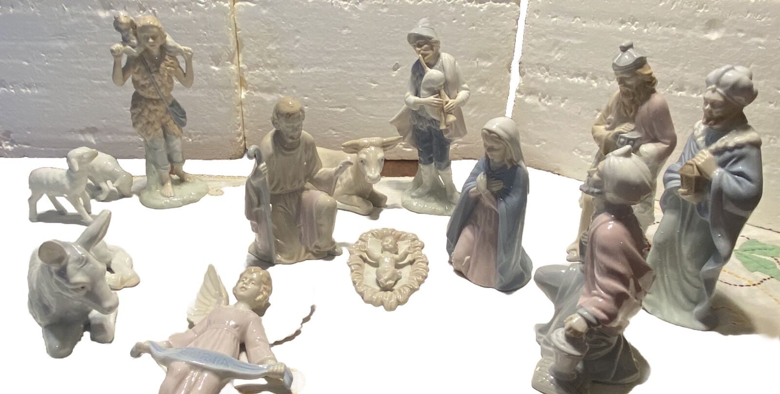 Vintage Nativity Set RR Porcelain Soft Colors 18 Pieces Pristine- Original Styro