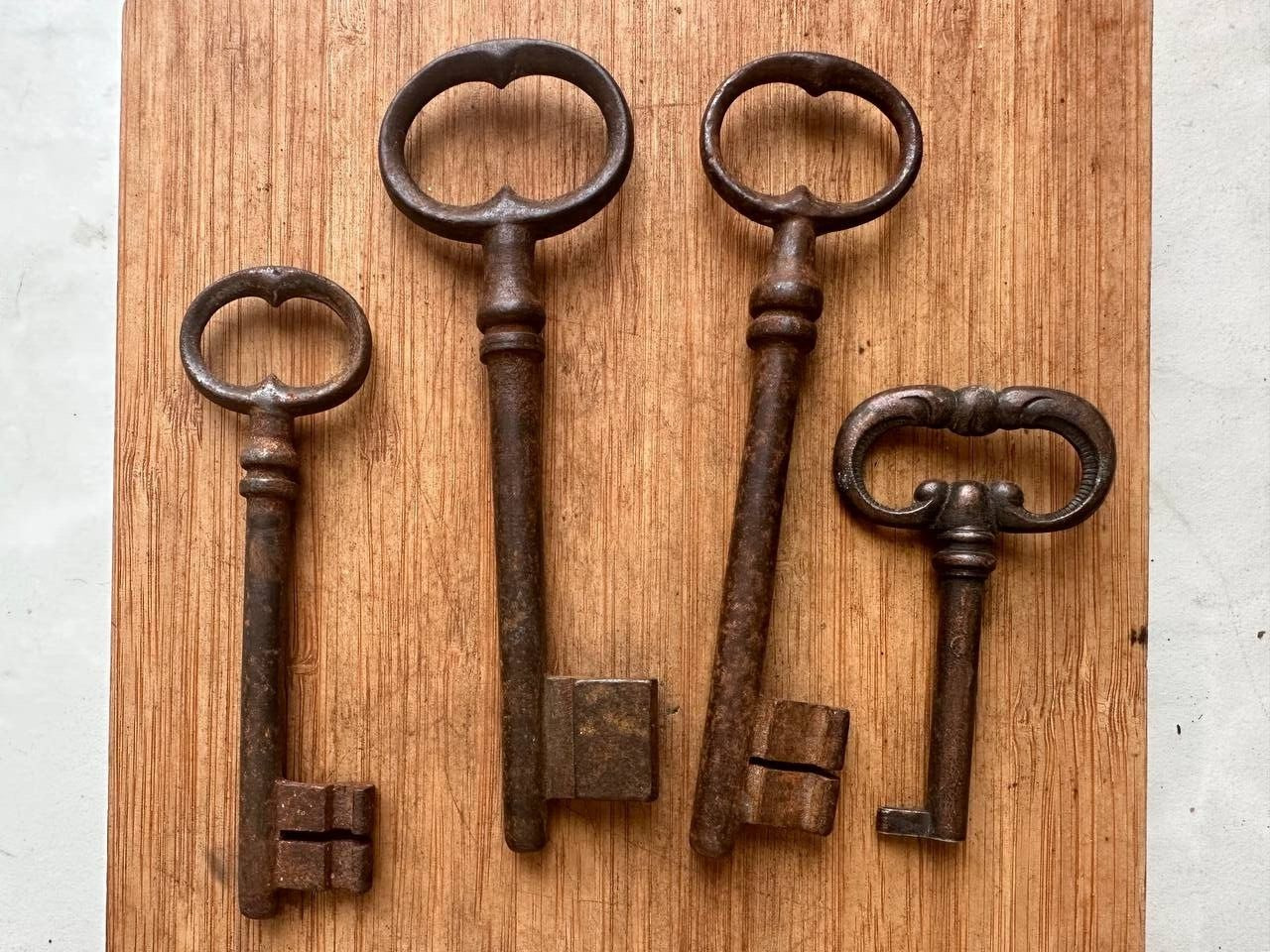 Antique antique keys 19-20 centuries Rare
