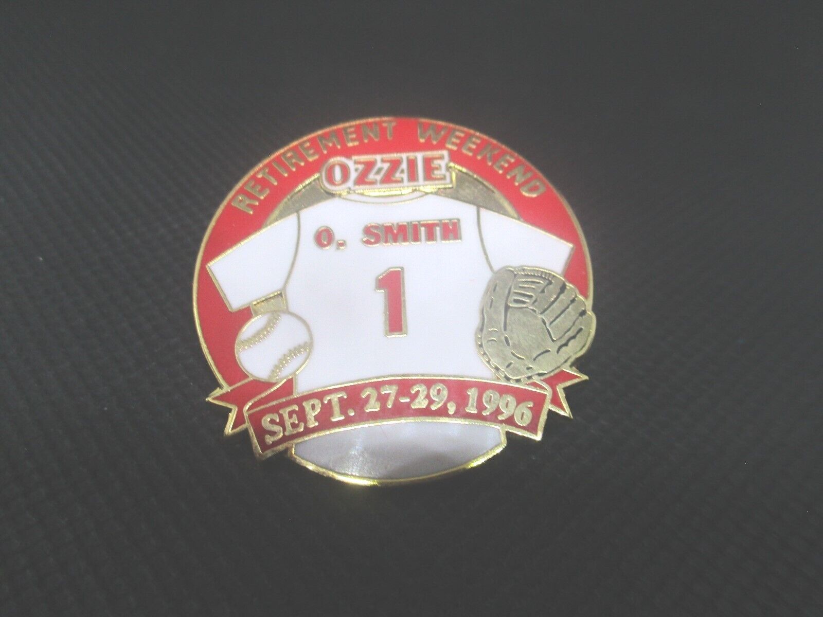 Vintage 1996 St. Louis Cardinals Ozzie Smith Retirement Weekend Collectors Pin