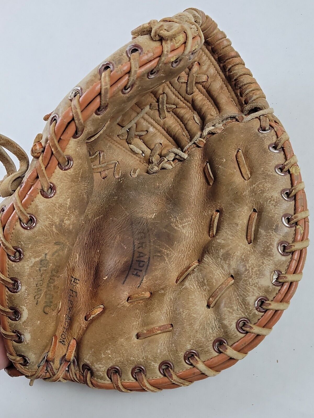 Vintage Revelation 1st Baseman\'s Baseball Mitt Glove, GC 1340 , Right hand throw