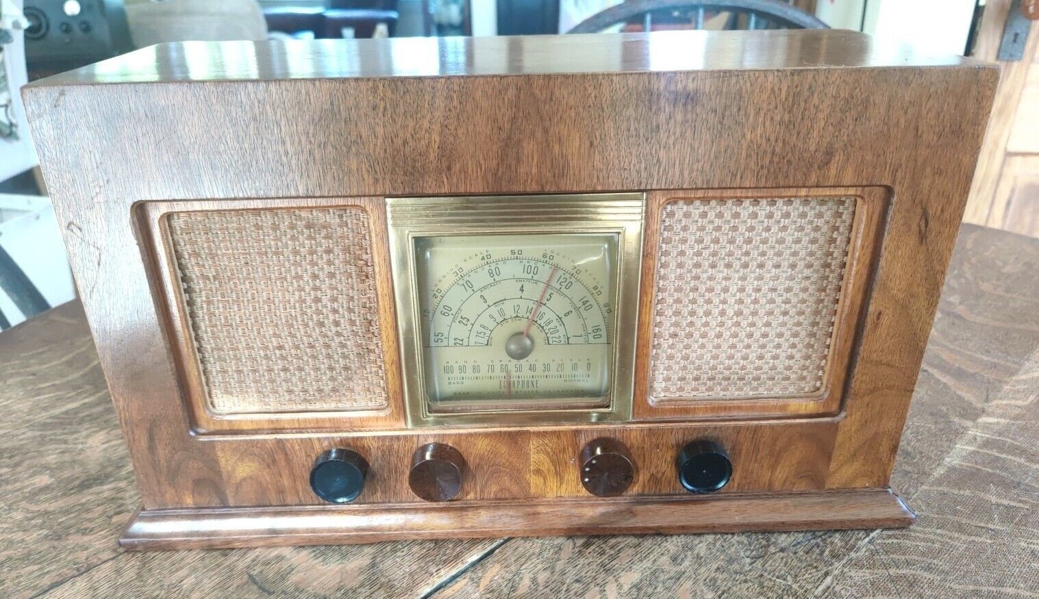 Vintage MCM Hallicrafters Echophone Model EC-114 Multi Band Radio Looks Sharp