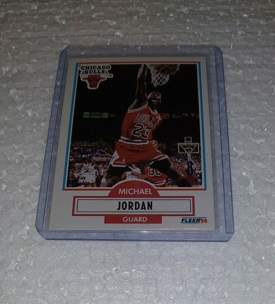 1990 Fleer #26 Michael Jordan Chicago Bulls This card is in great shape