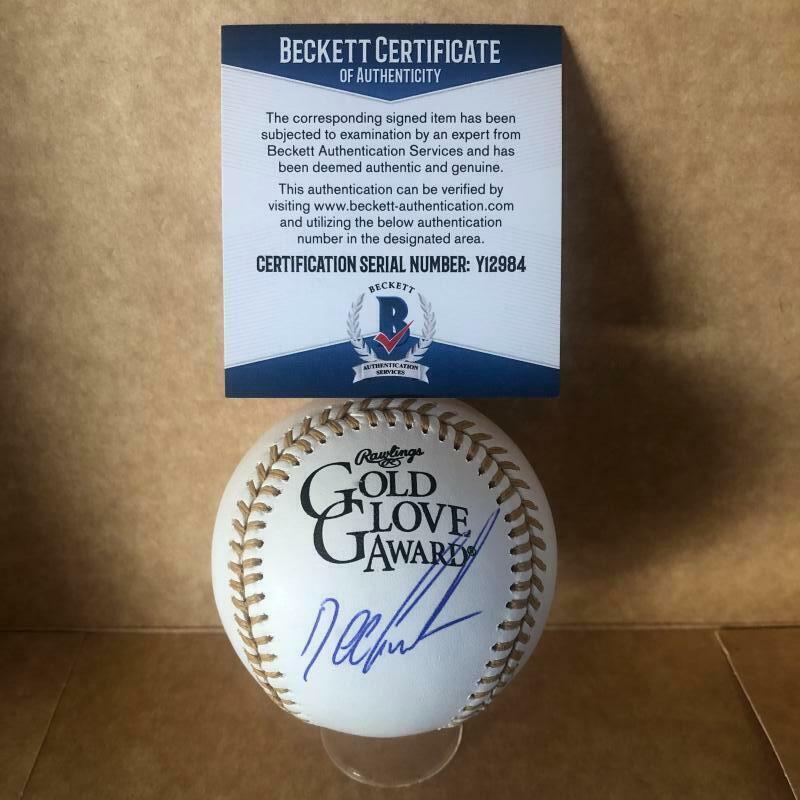 DOC GOODEN NEW YORK METS SIGNED AUTOGRAPHED GOLD GLOVE BASEBALL BECKETT Y12984