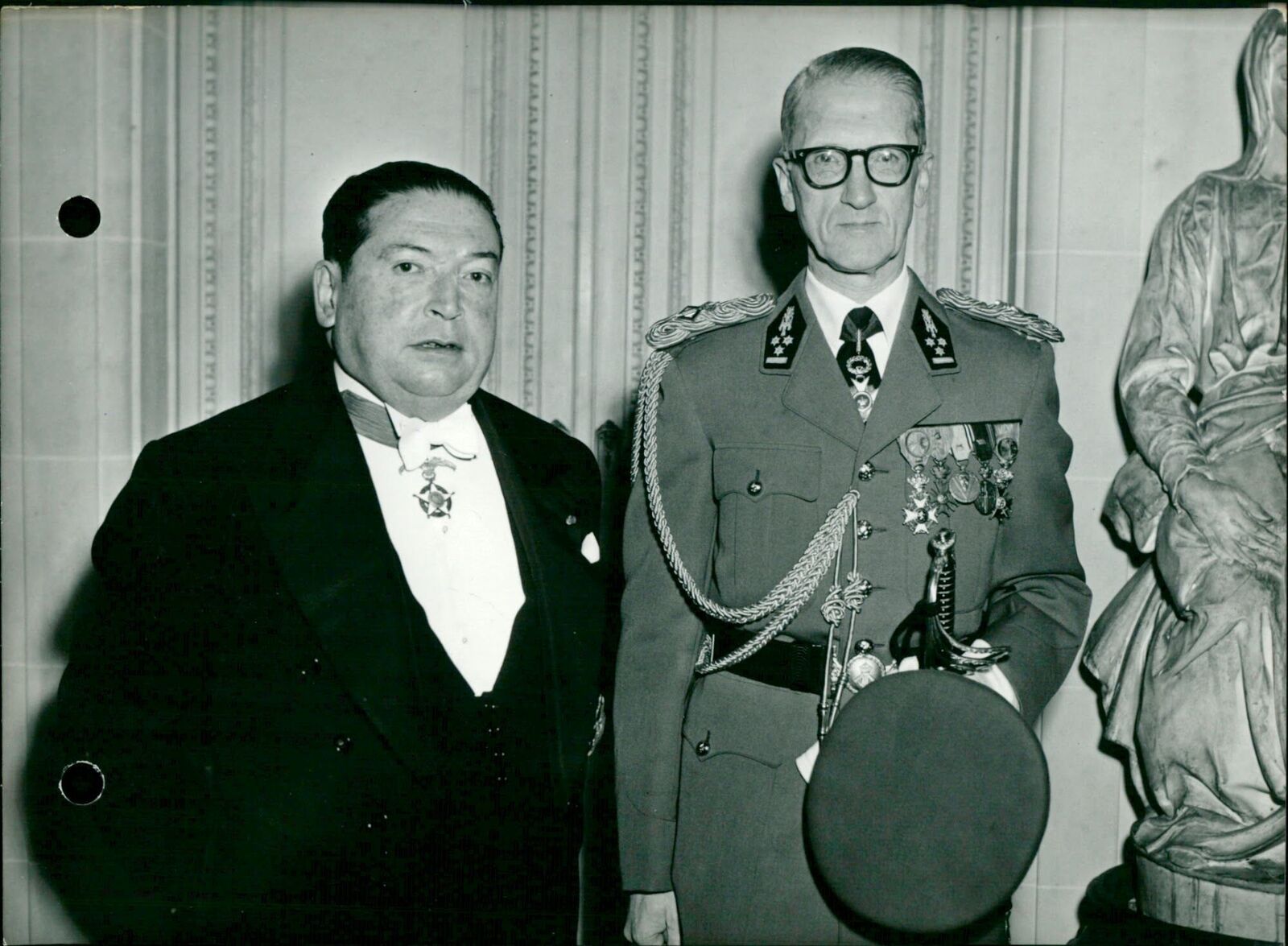 Juan Uribe-Cualla and Colonel Piers de Raverschoot - Vintage Photograph 3439172