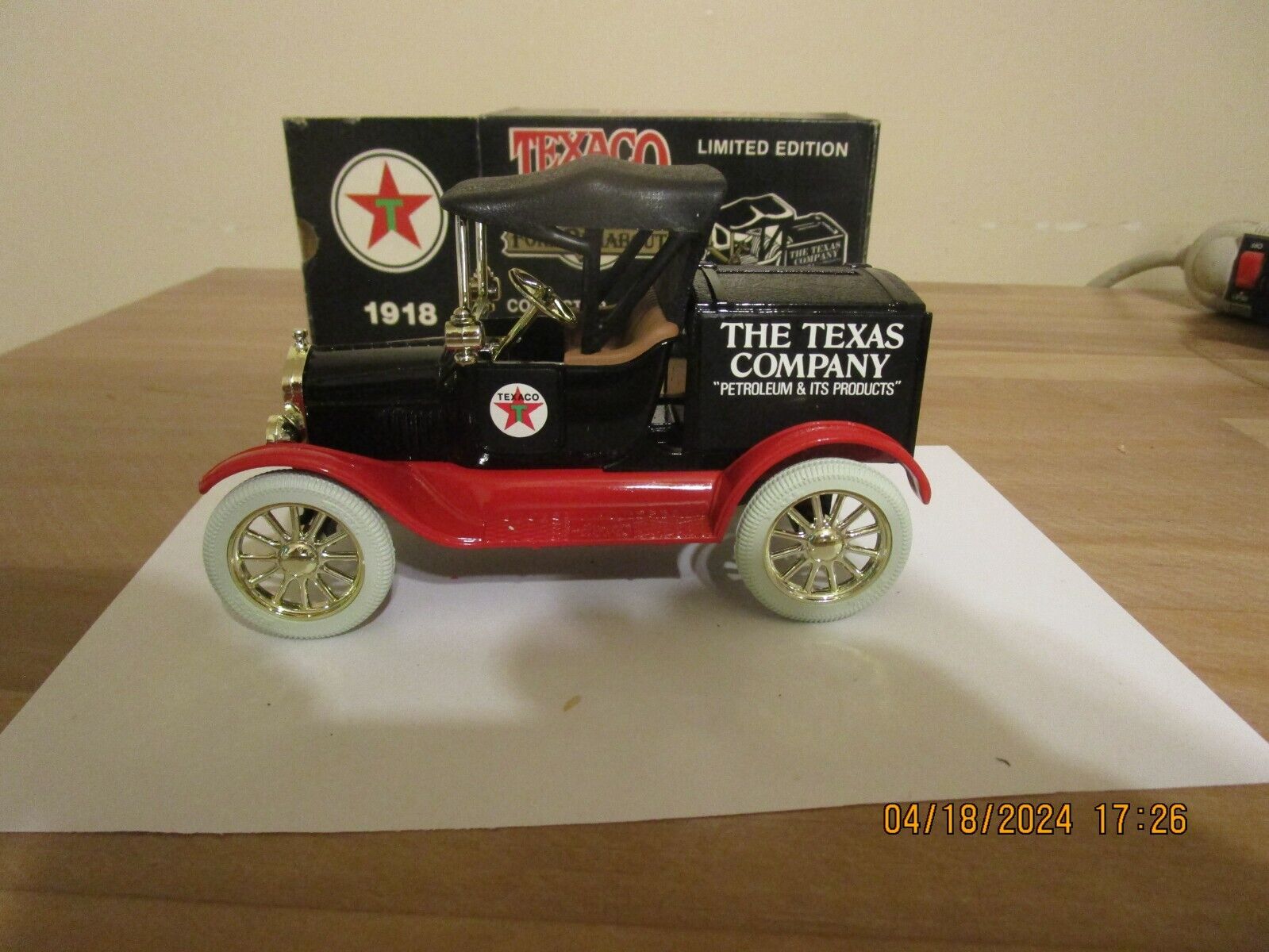 ERTL Texaco 1918 Ford Runabout Bank Collector Series #5 Die Cast 1988 New in Box