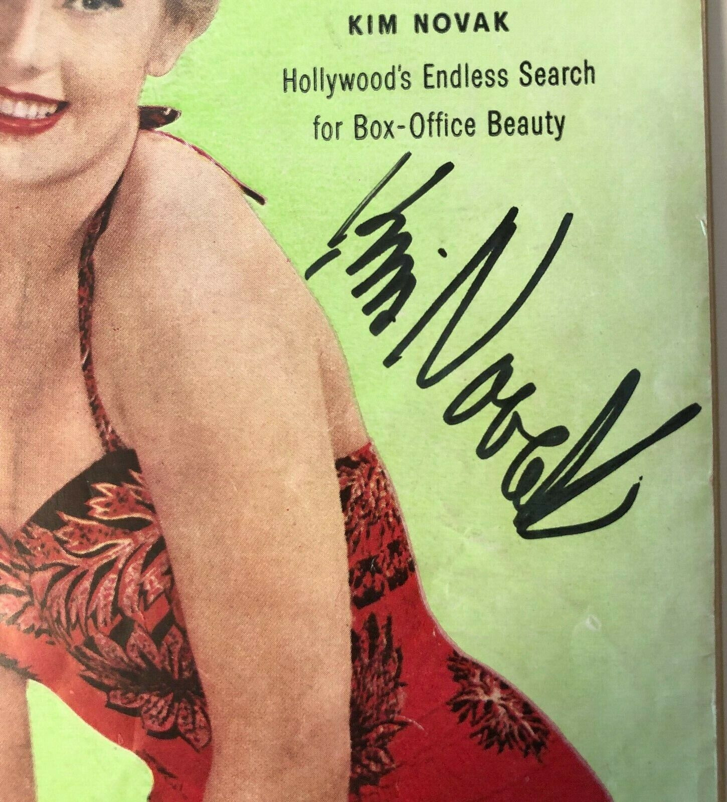 Actress Kim Novak Signed Authentic Autographed COSMOPOLITAN July 1955 Magazine
