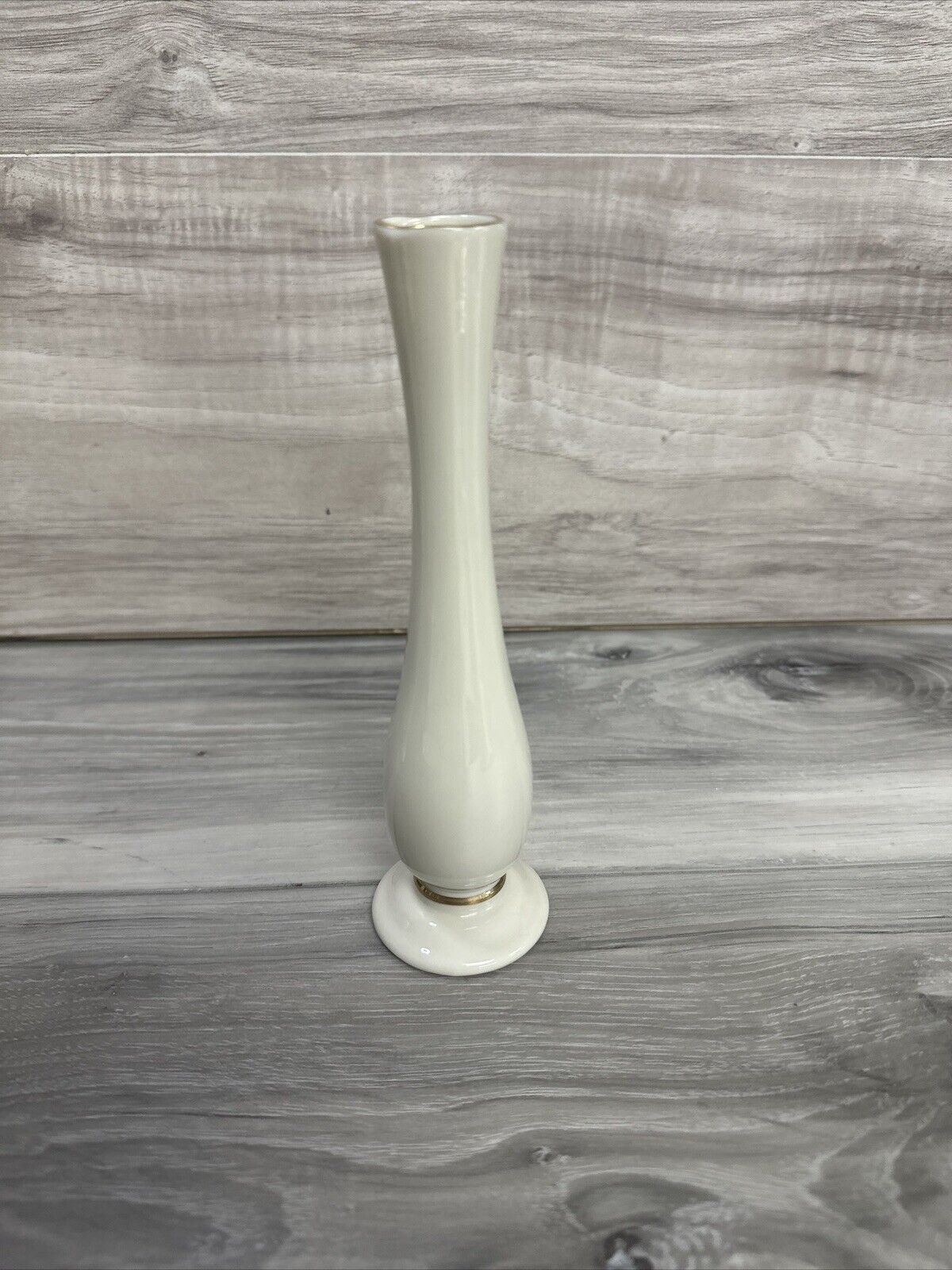 Vtg Lenox Bud Vase, White w/Gold Trim, USA Excellent Condition 