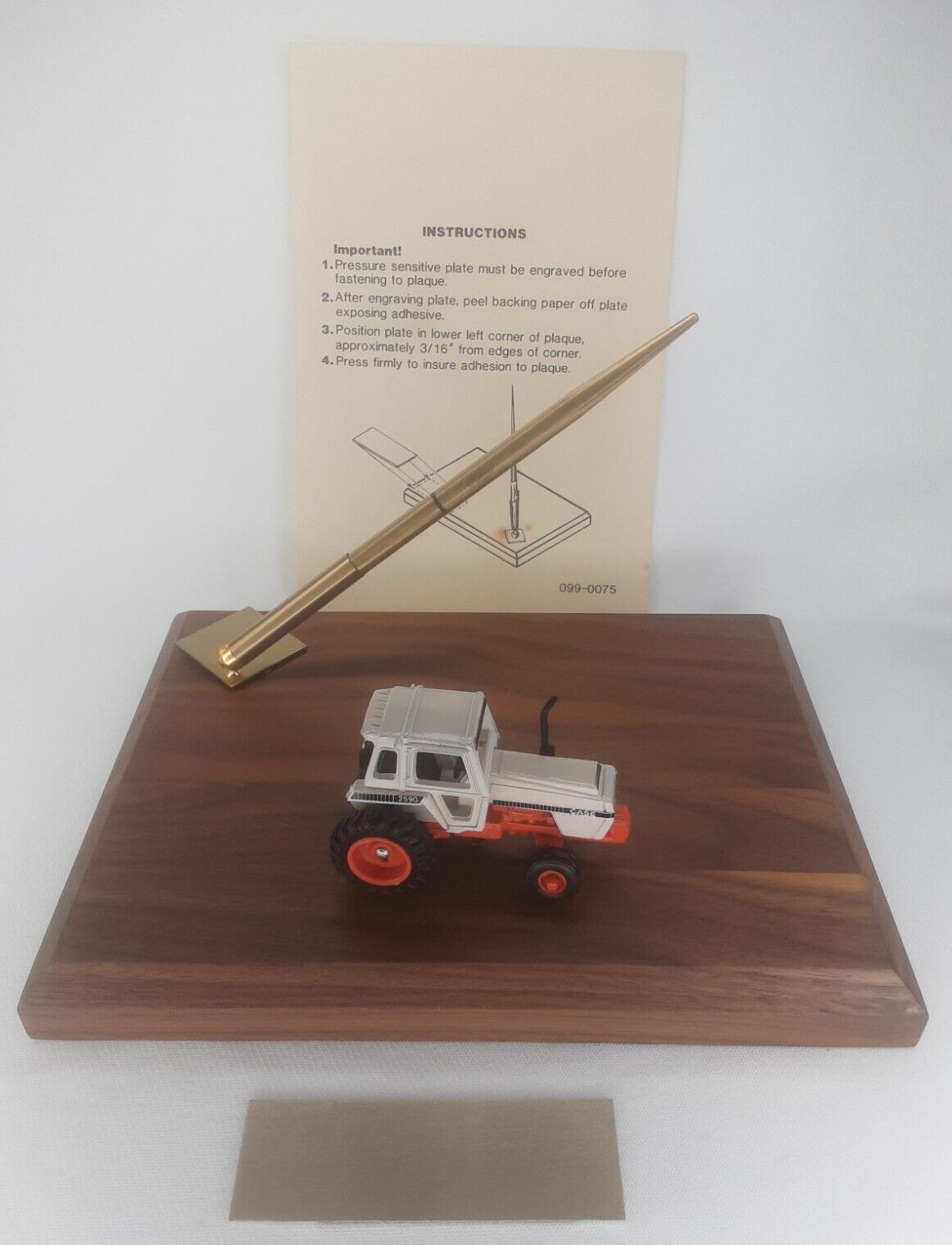 Ertl Desk Pen Set Case 2590 Tractor On Wood Base & Box Agricultural Memorabilia