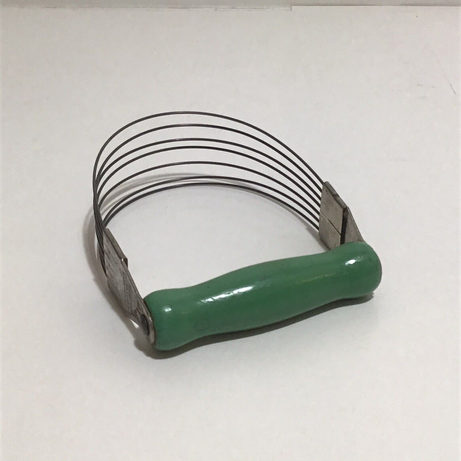 Vintage Androck Green Wood Handle Metal Wire Whisk Kitchen Pastry Blender