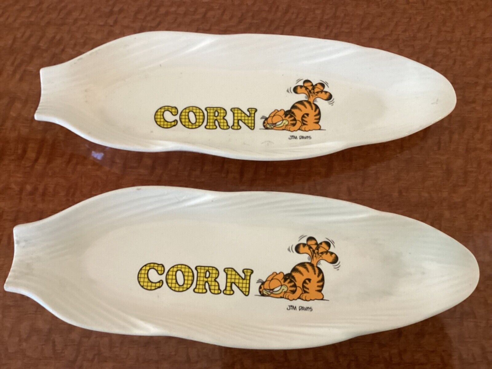 Two Vintage 1978 Garfield Ceramic Corn Appetizer Holders Dishes 10” x 3”