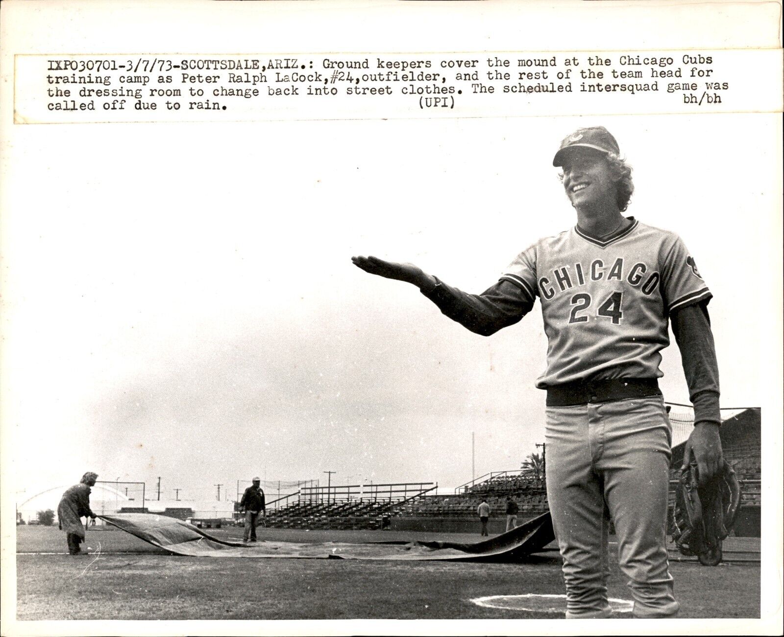 LD250 1973 Orig Bill Hormell Photo CHICAGO CUBS TRAINING CAMP RAIN PETE LACOCK