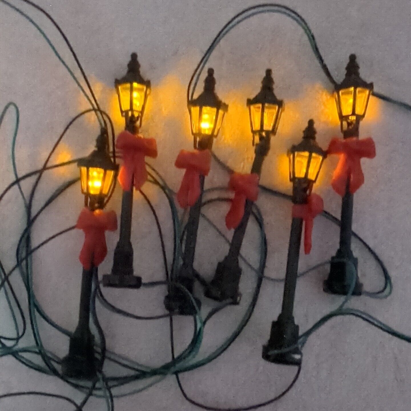 Christmas Village Street Lamp String Lights w/Red Bows Set of 6 Battery Operated