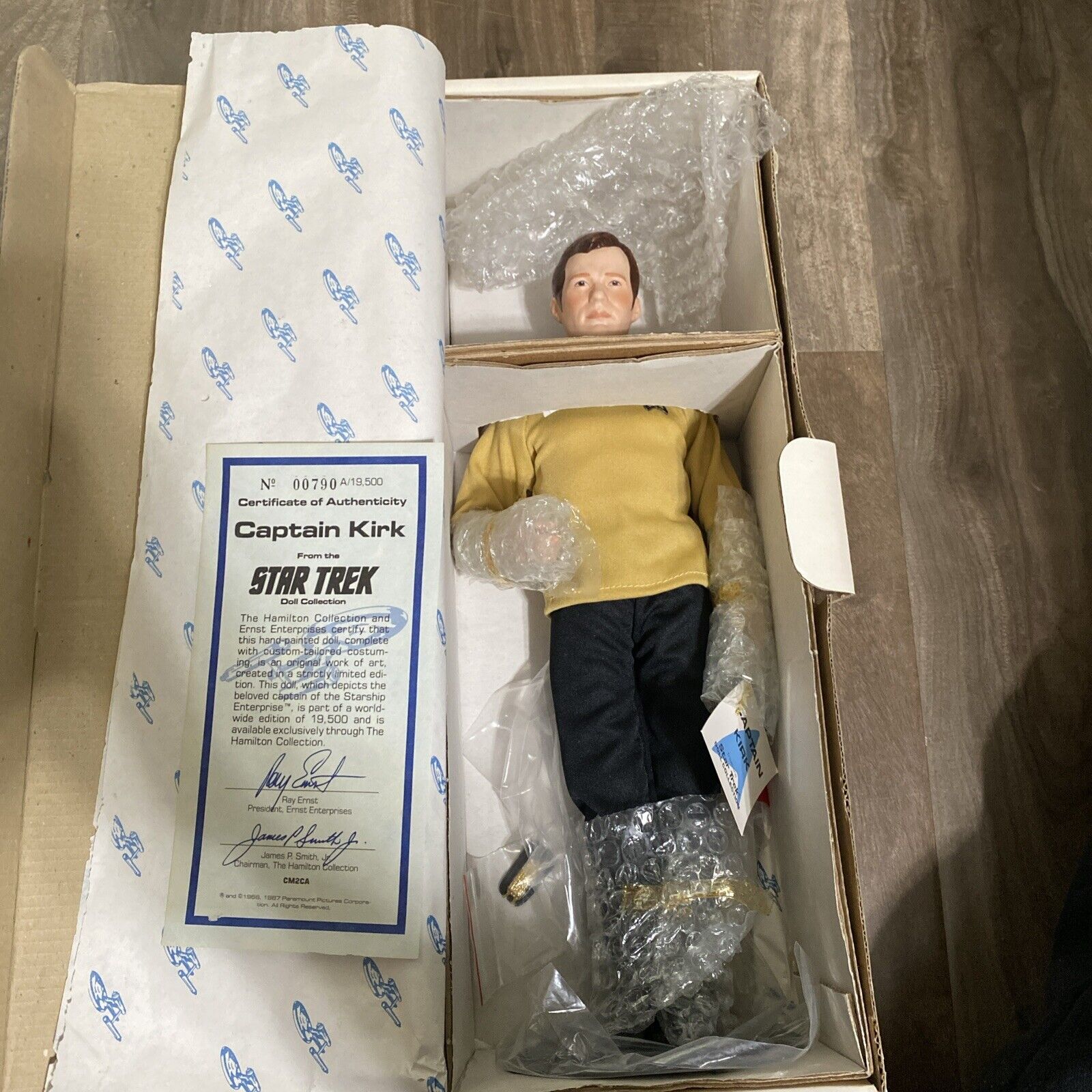 1988 Star Trek Doll Collection Captain Kirk NO 00790/19,500
