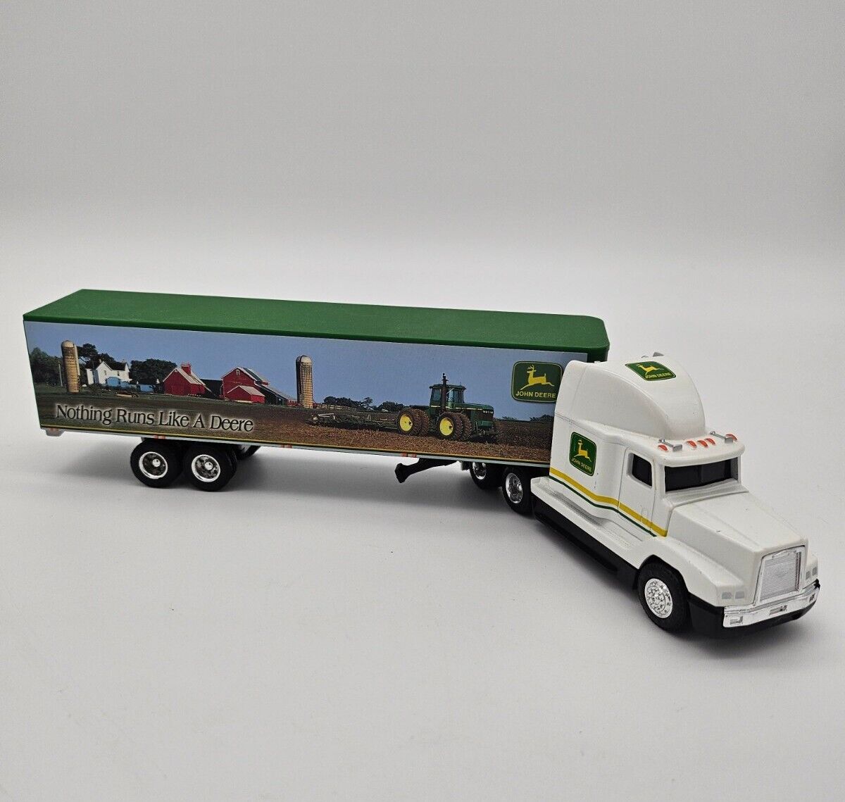 John Deere Semi Truck & Tractor Farm Freightliner 1/64 Ertl Diecast