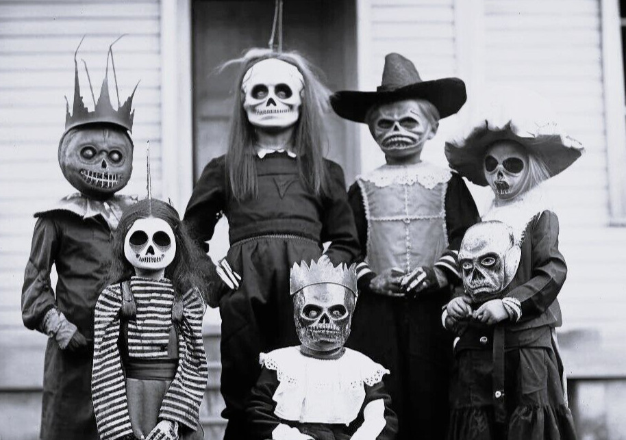 Halloween Photo/Vintage/Early1900s/KIDS IN CREEPY COSTUMES/4X6 B&W Photo Reprint