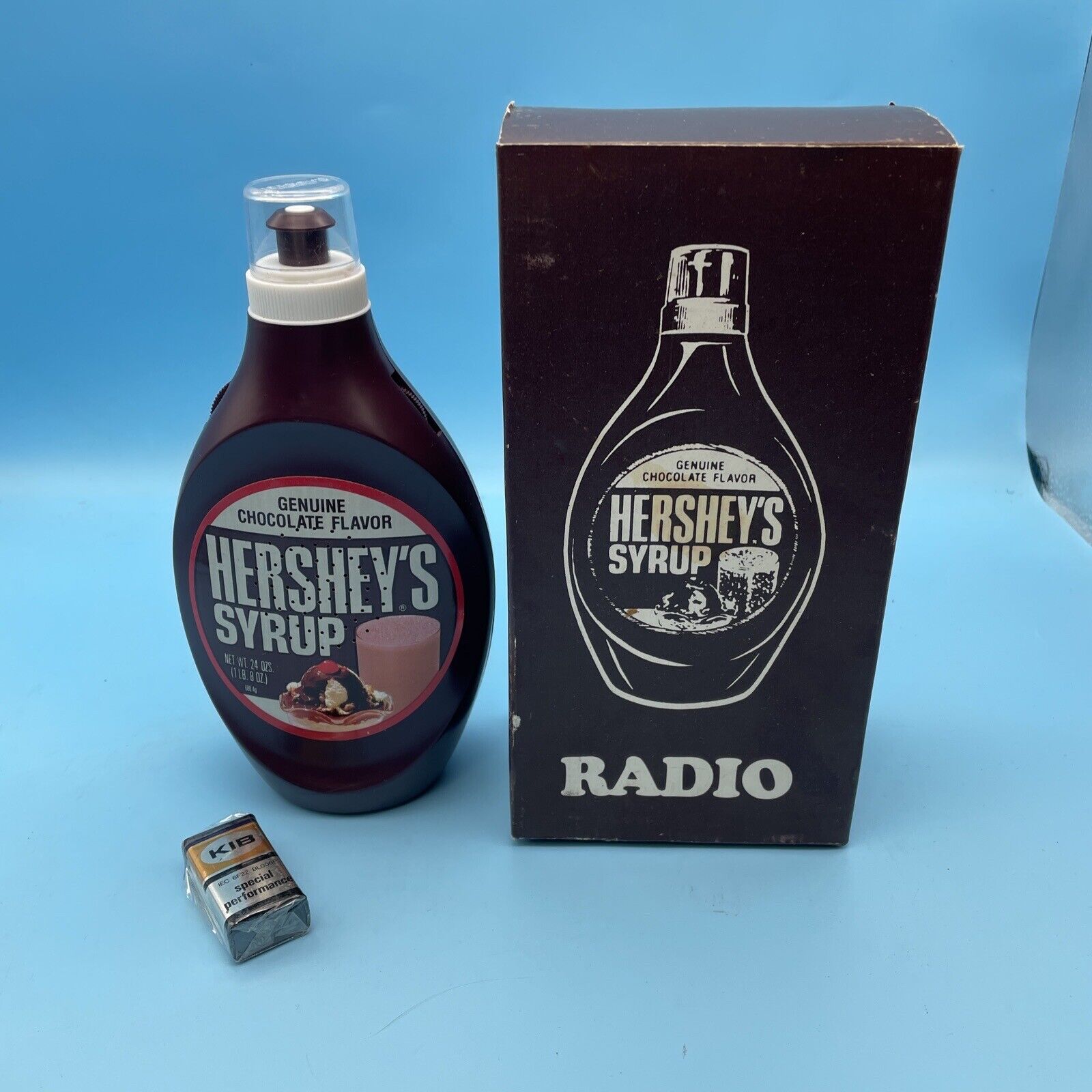 Mint, Unused orig. Box Hershey Syrup Bottle Radio… RARE