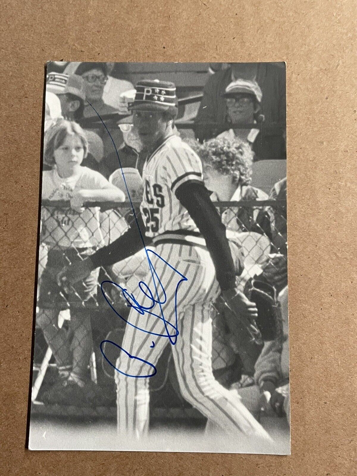 Pascual Perez (1980) Pittsburgh Pirates Signed Baseball Postcard