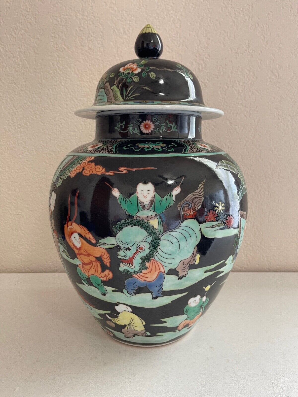 Chinese Famille Noire Porcelain Large Ginger Jar Urn Vase w/ Kangxi Mark