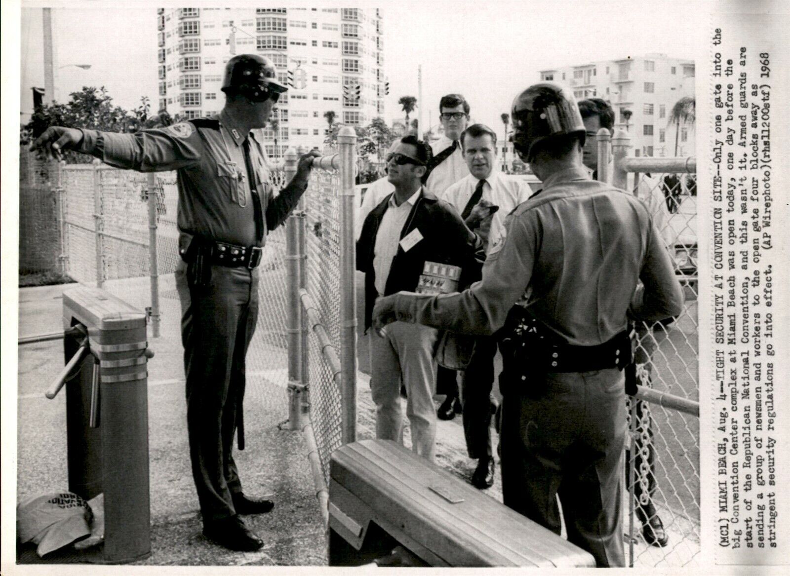 LG916 1968 AP Wire Photo TIGHT SECURITY AT CONVENTION SITE REPUBLICAN CONVENTION
