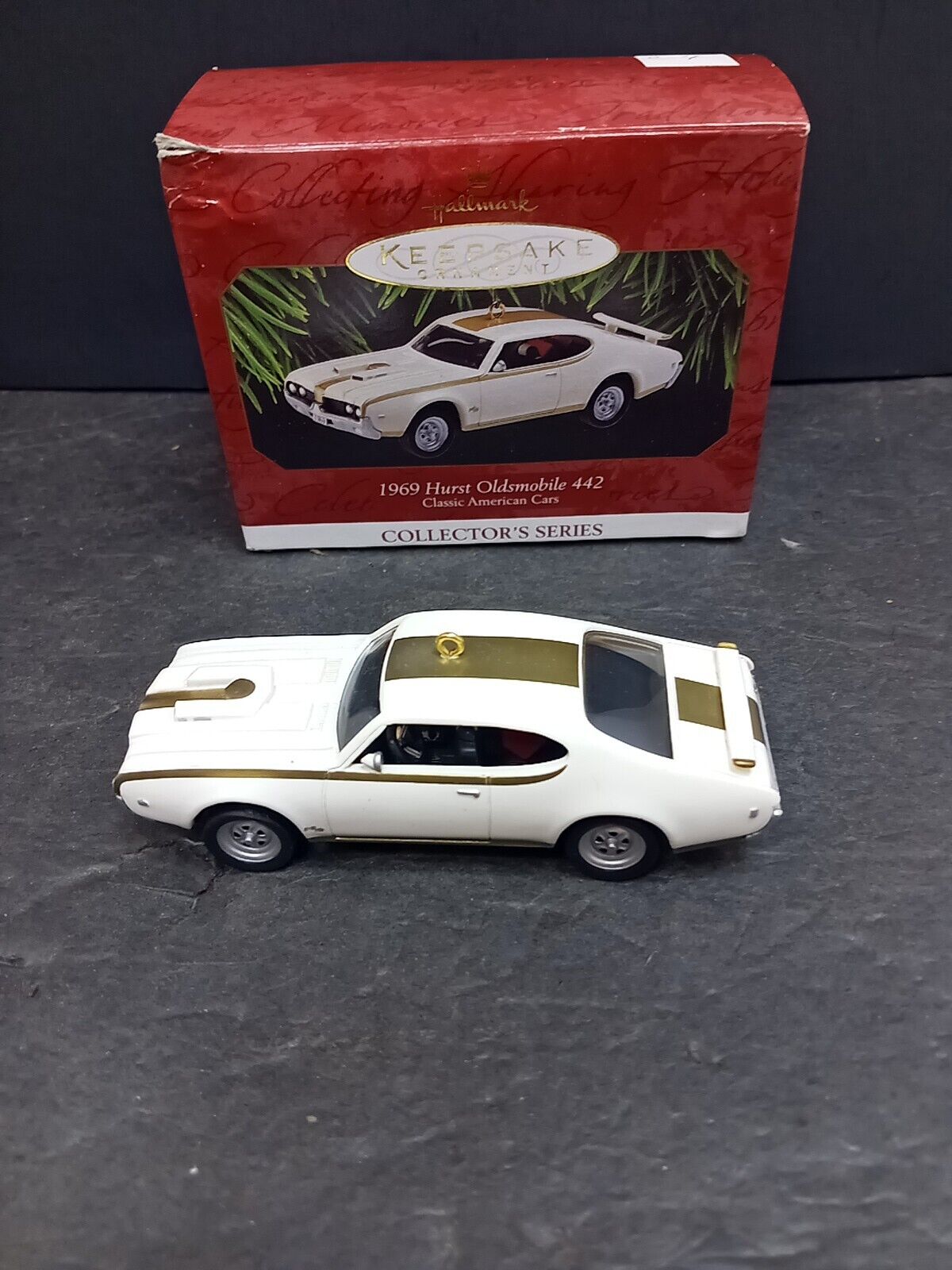 ❤️ Hallmark 1969 Hurst Oldsmobile 442 Christmas Ornament