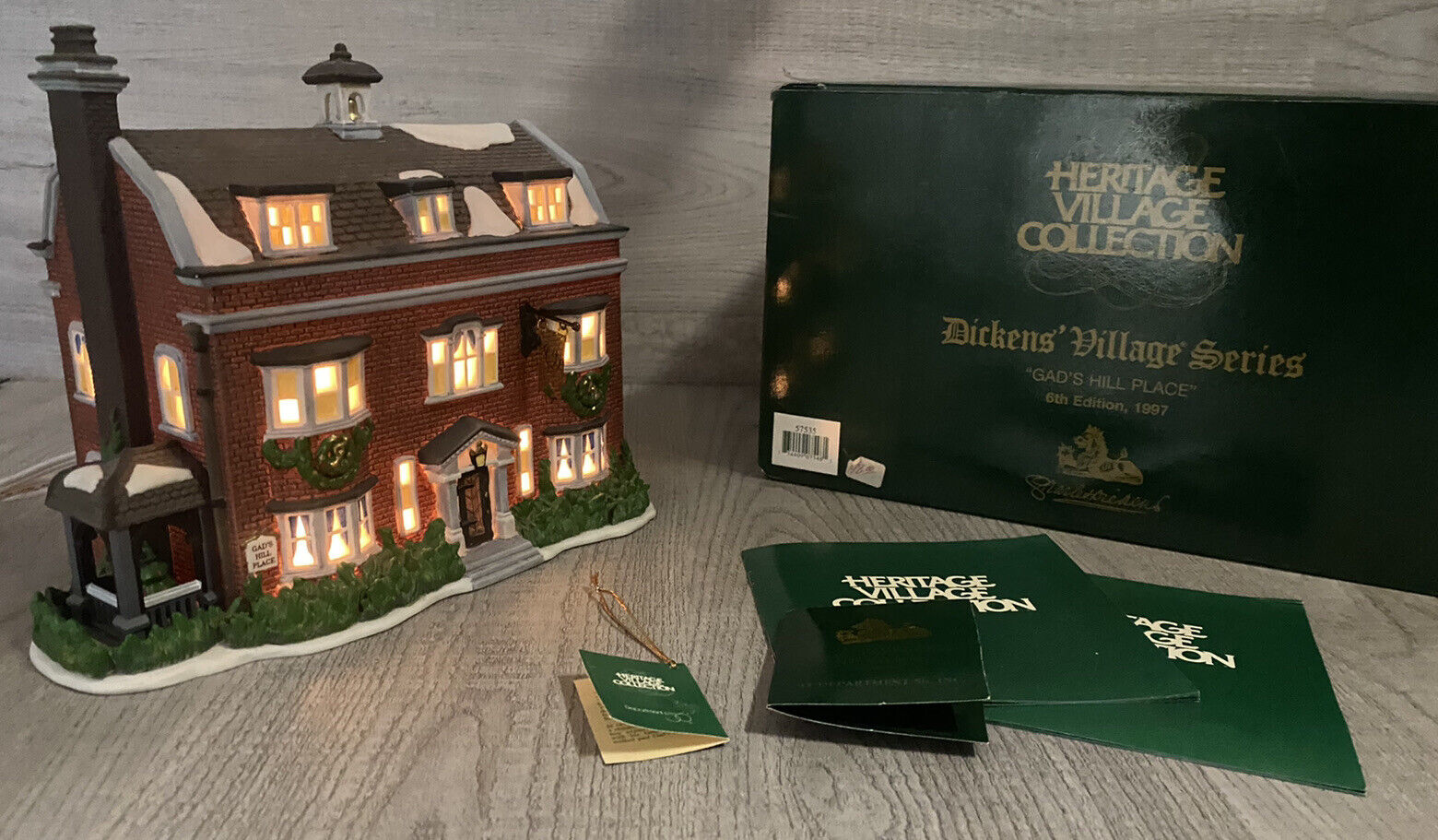Department 56 GAD'S HILL PLACE Heritage Dickens Village Series 57535 RETIRED