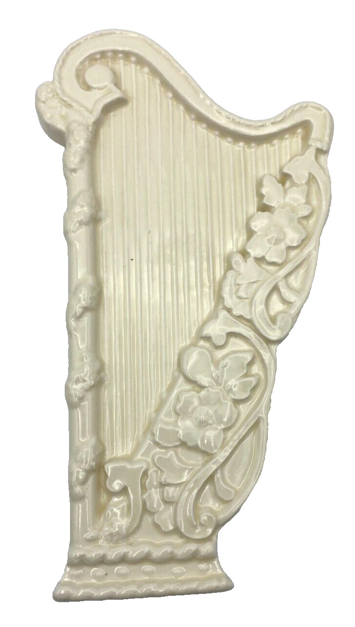 Lynn Hollyn Porta Molde Ceramic Harp Shaped Box Creme De La Creme