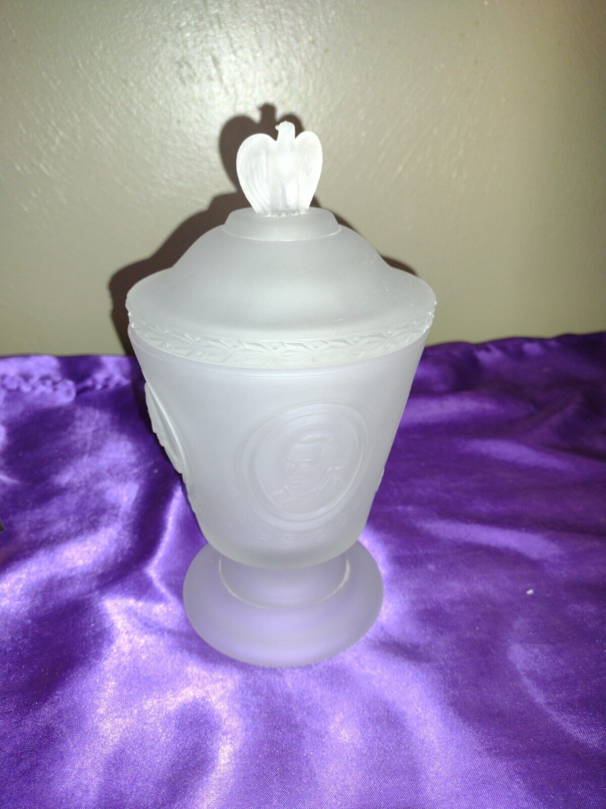 Fenton Satin Glass Jar features images of four presidents & eagle on Lid