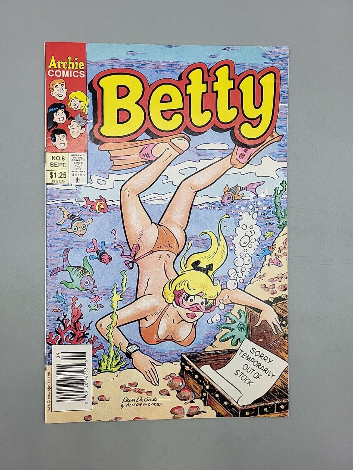 Betty #8 (Newsstand); Archie | Bikini Cover
