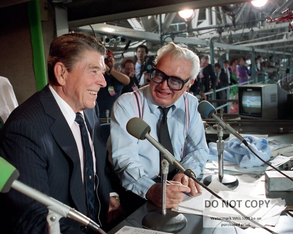 11X14 PHOTO - RONALD REAGAN IN THE PRESS BOX w/ HARRY CARAY CHICAGO CUBS (LG184)