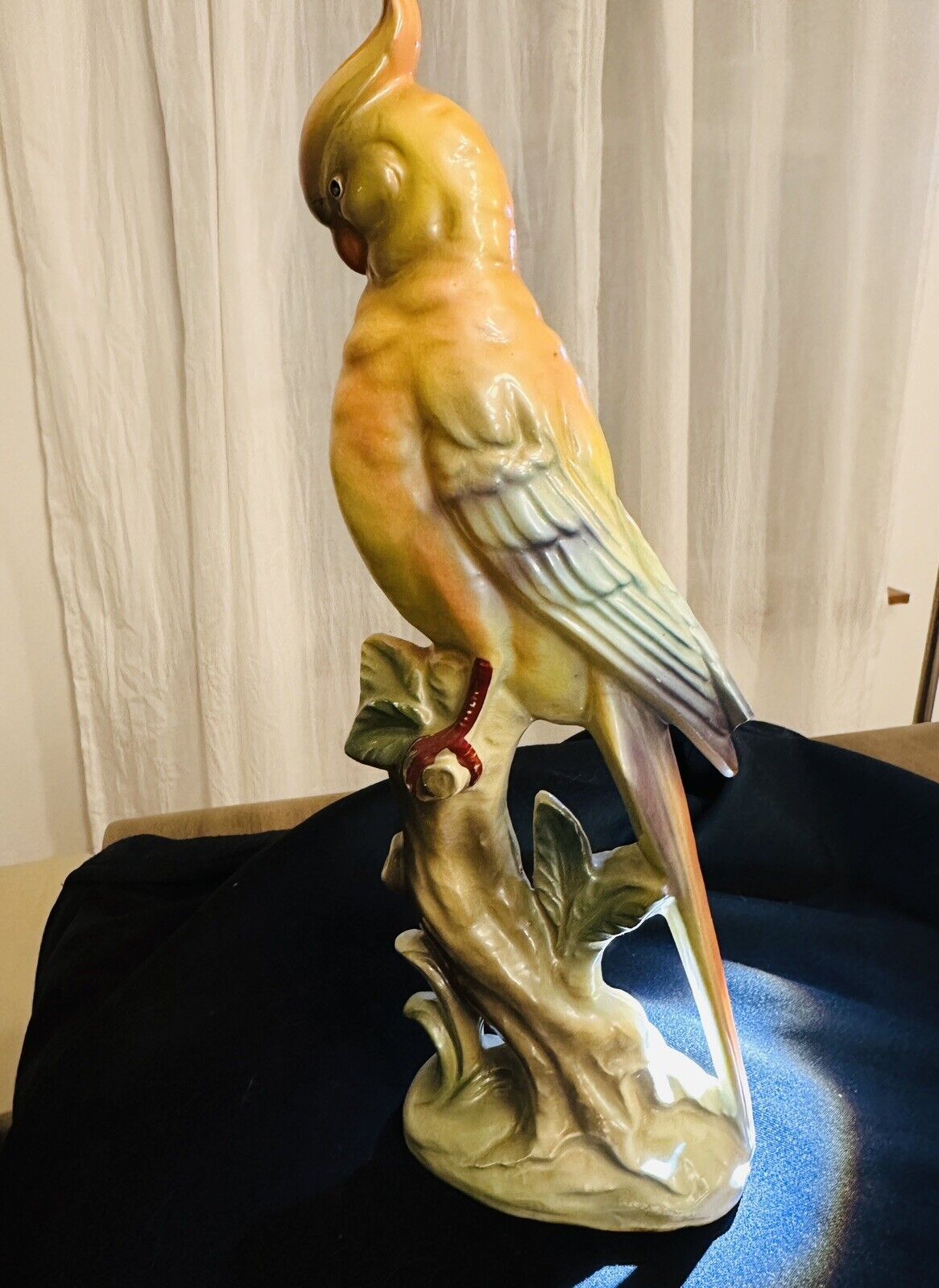 Vtg Cockatiel Cockatoo Parrot Bird Figurine Pastel Colors 12\