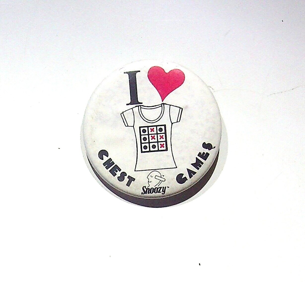 I LOVE CHEST GAMES SNOOZY - VINTAGE ADVERTISING BUTTON PIN