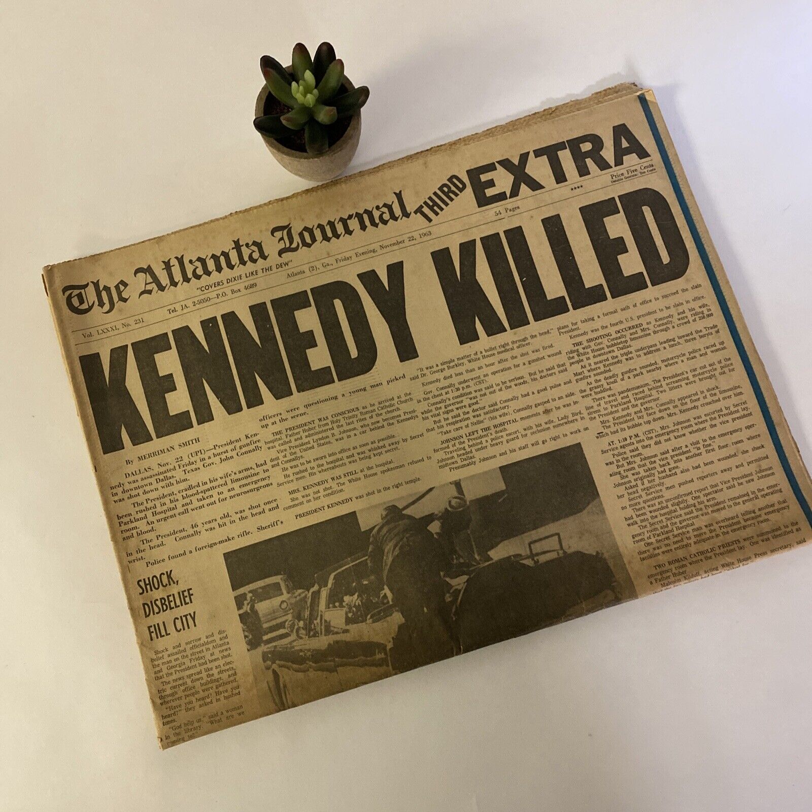 Atlanta Journal Nov 22 1963. Kennedy killed. Third extra JFK