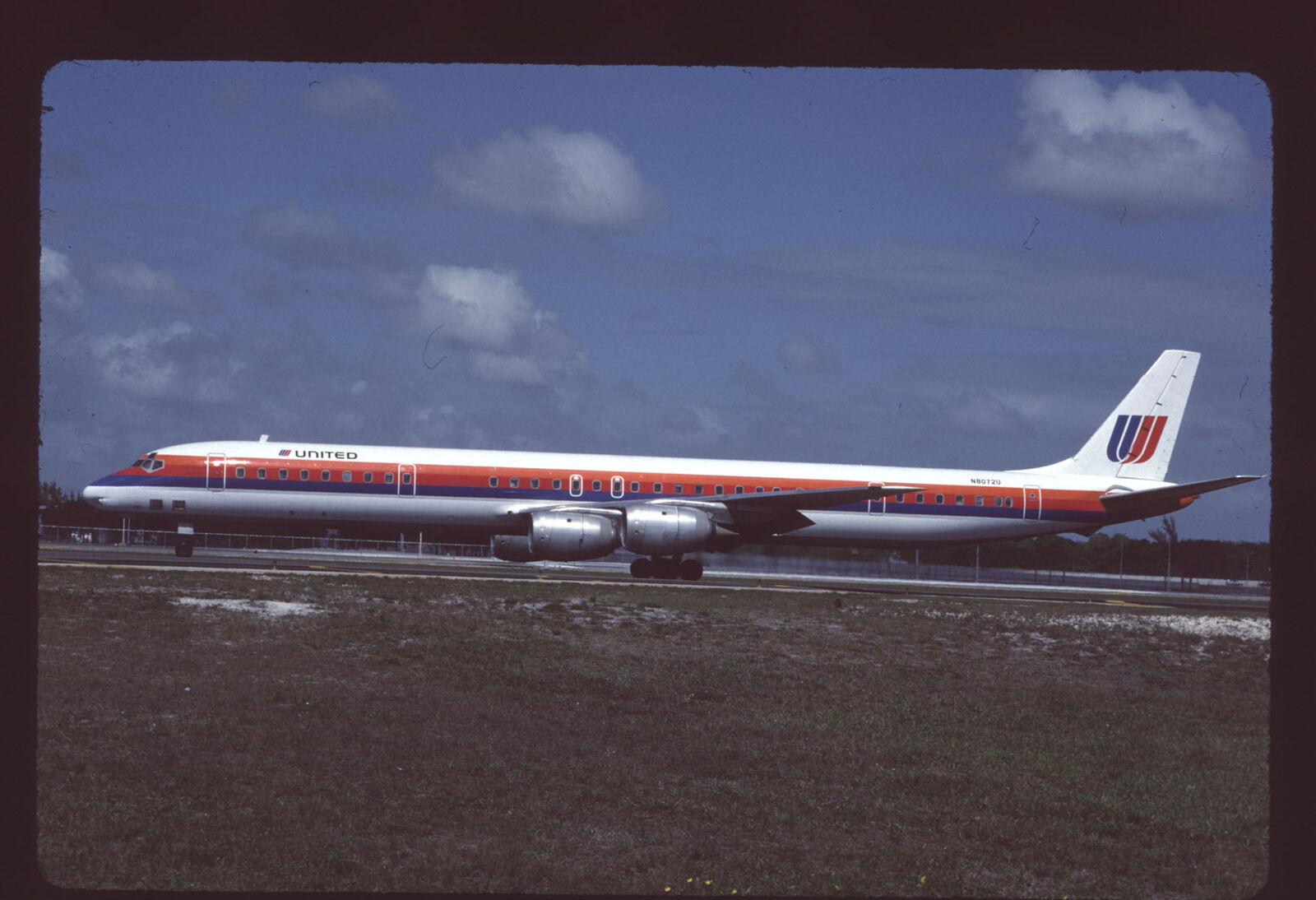 Orig 35mm airline slide United Airlines DC-8-71 N8072U [3123]