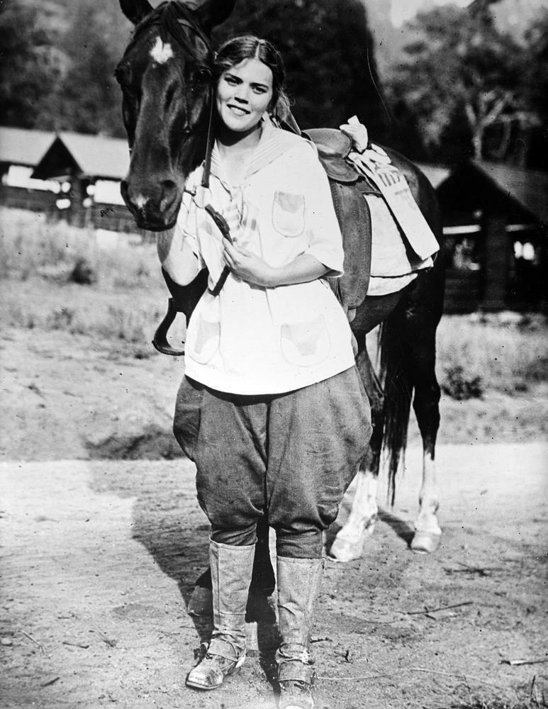 1910-1915 Female Mail Carrier, Los Angeles Vintage Photograph 8.5\