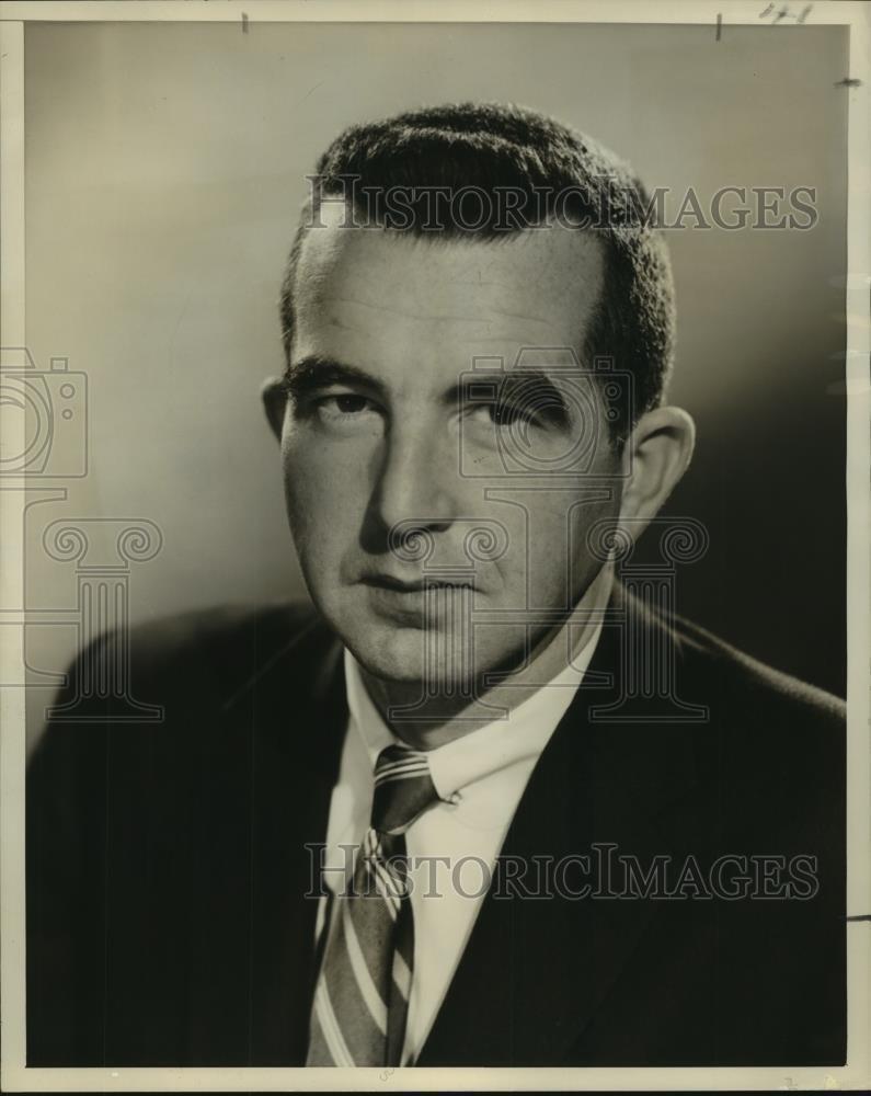 1958 Press Photo Jack Doscher, executive director, Operation home Improvement