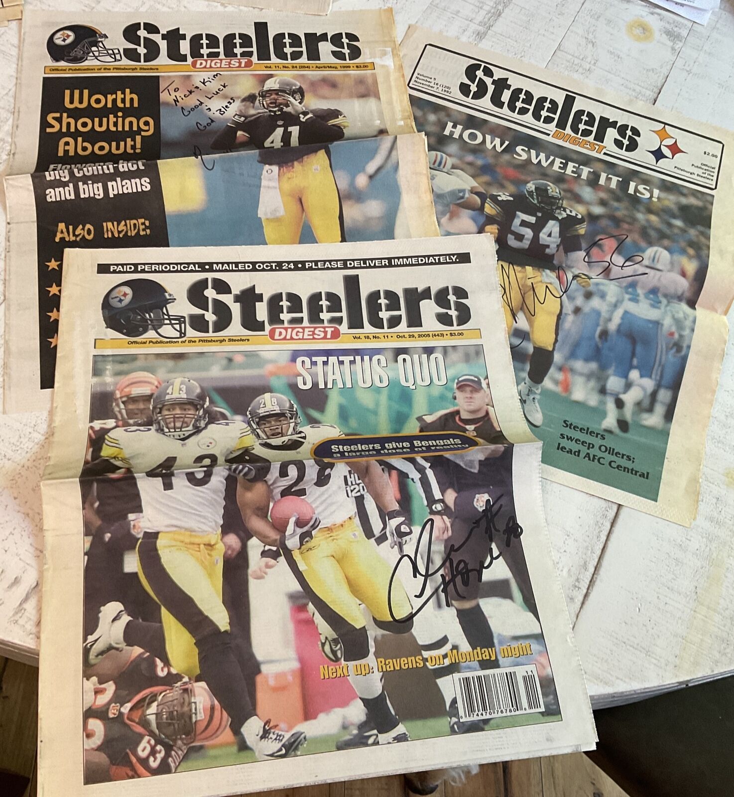 AUTOGRAPH Pittsburgh Steelers Digest  Covers — 11 Autographs Nice Lot NFL
