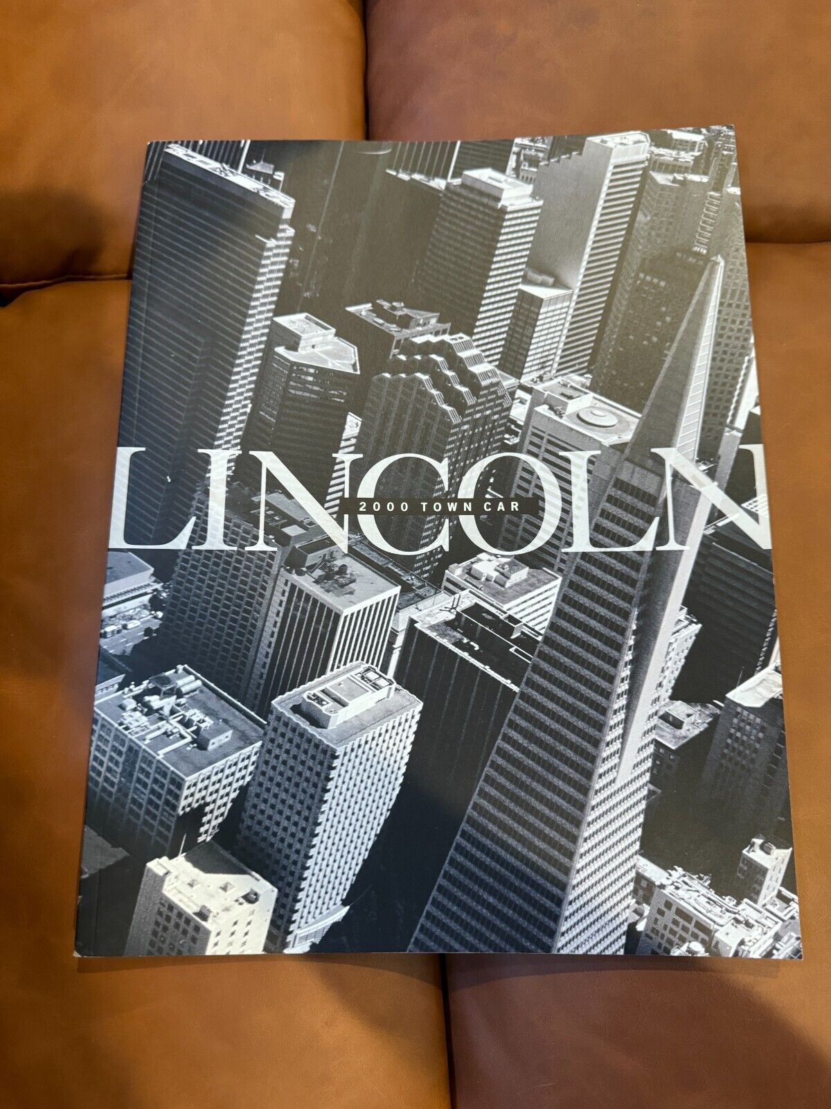 2000 Lincoln Town Car Sales Brochure - Vintage