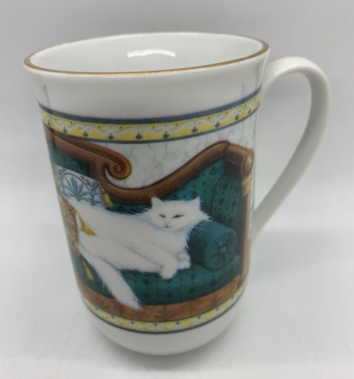 Vintage Majestic Cats Four Seasons Russ Berrie & Co Mug White Cat on Green Sofa