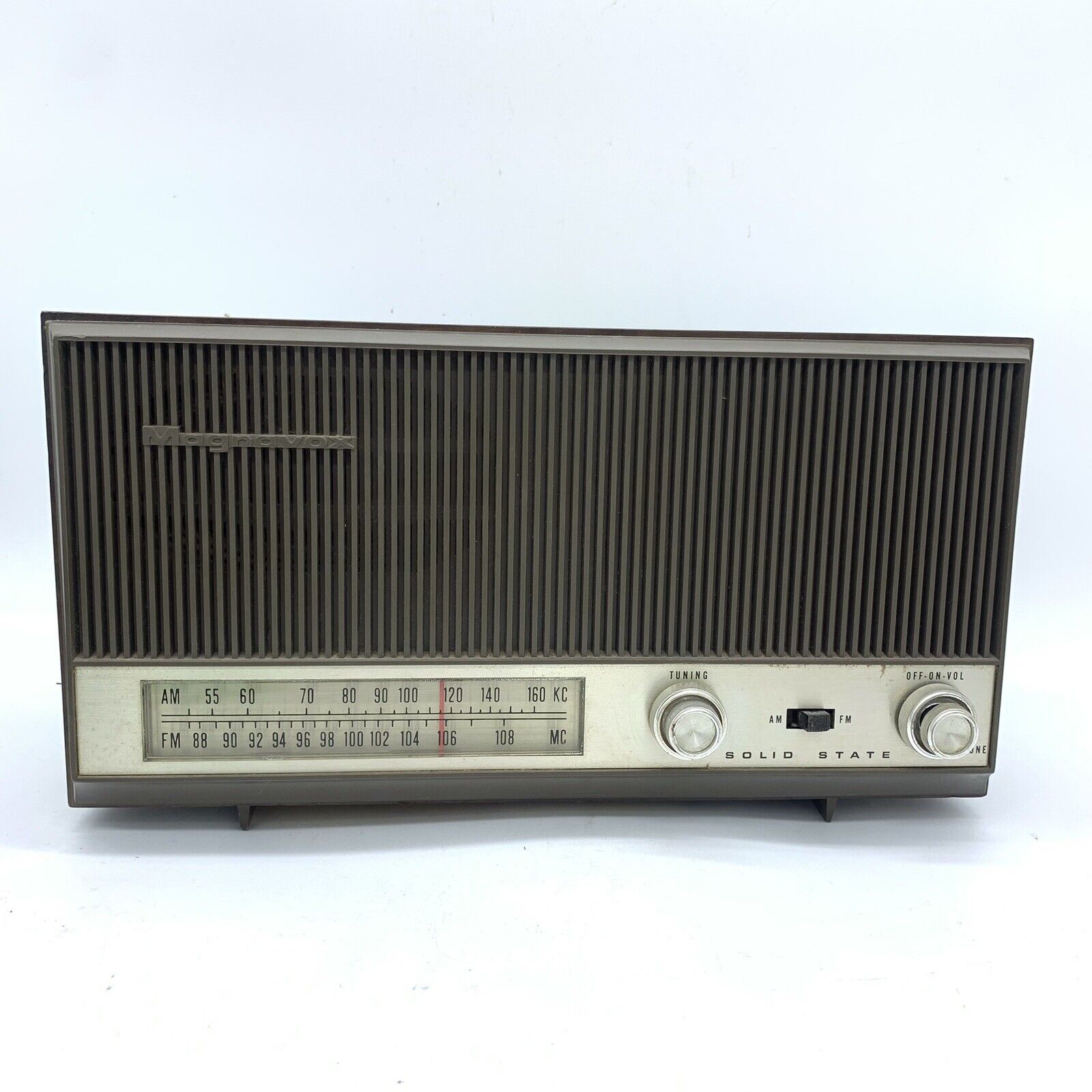 Vintage 1960s Magnavox 1FM064 AM FM Tube Radio Works With Defect