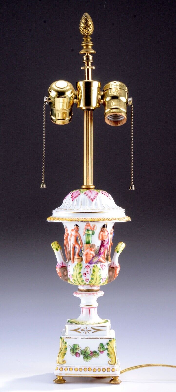 Beautiful Grecian Porcelain Vase Elegant Table Lamp (Mid-Century High Quality)