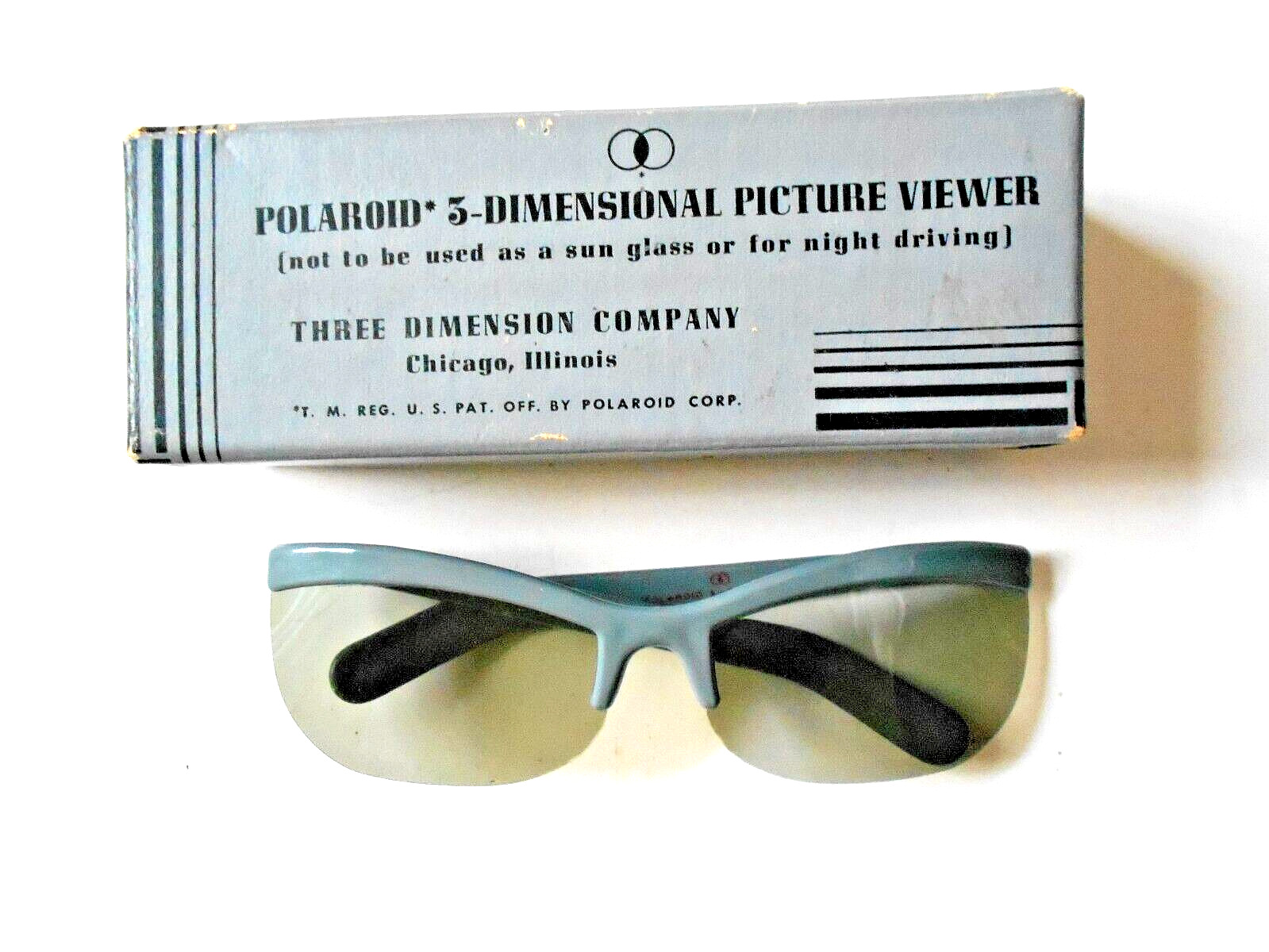 Vintage Polaroid 3-Dimensional Picture Viewer Glasses in box