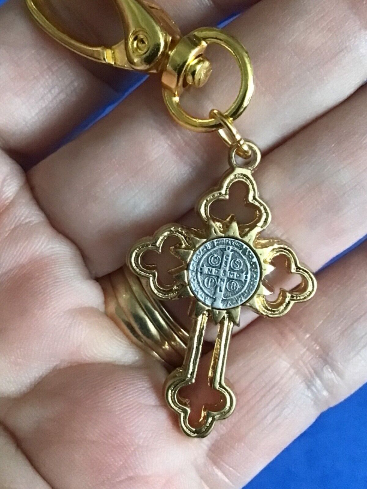 Saint St BENEDICT Keychain Key Ring Protection Gold Tone Key Fob Cross 3-1/8”