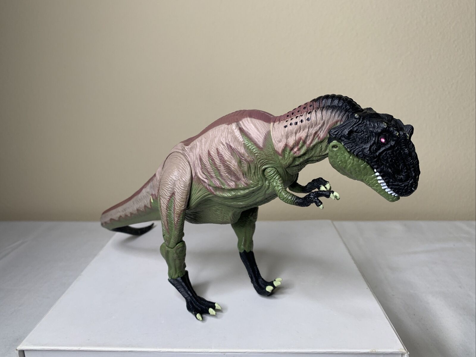 Carnage Resaurus Giganotosaurus Articulated Dinosaur Figure Collectible READ