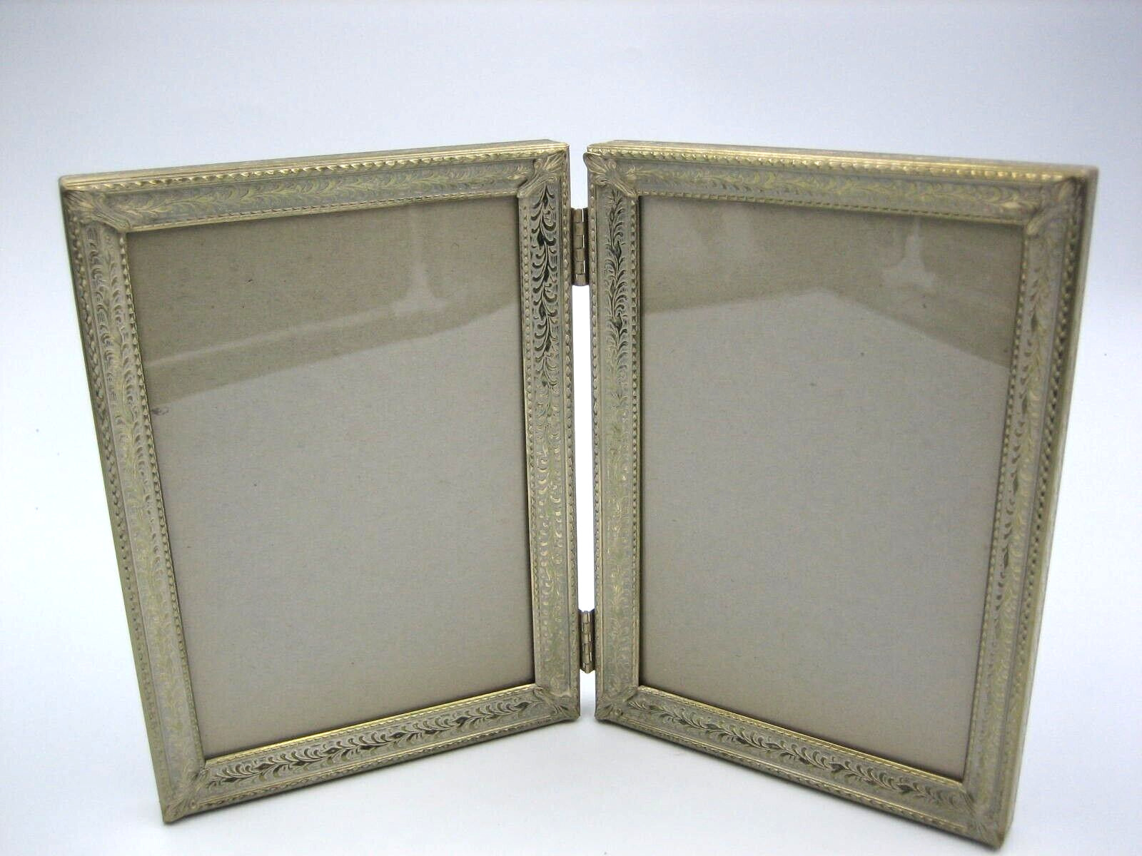 Vintage Hinged Double Bi-Fold Picture Frame Whitewash Brass 4\