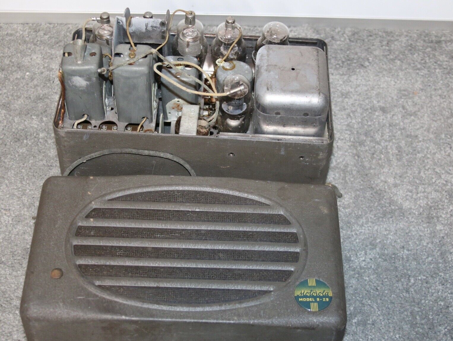 VINTAGE 1930\'s MOTOROLA 9-29 CAR RADIO FOR GM, FORD, MOPAR -TUBE ERA-RARE #A