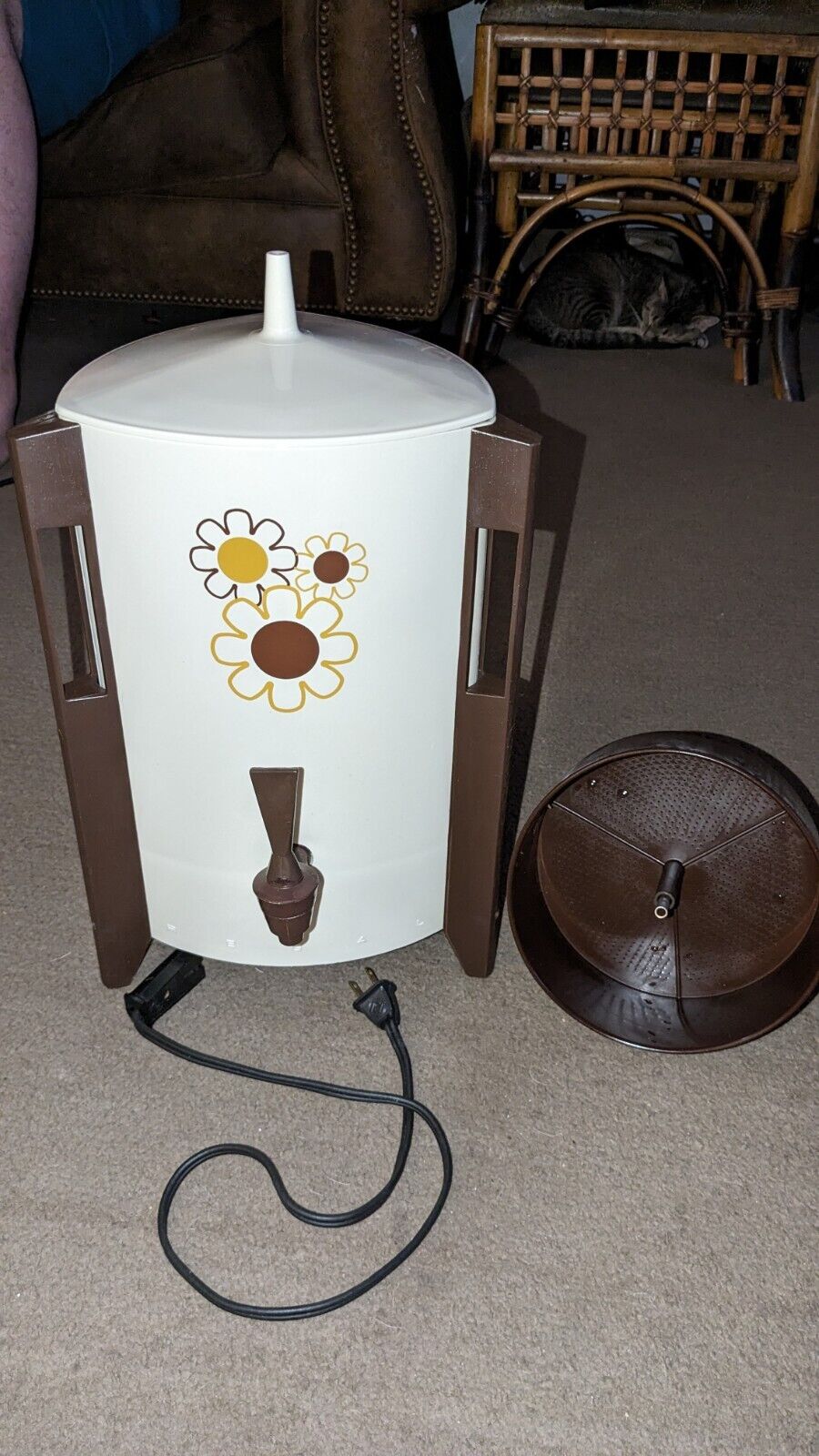 Vintage Daisy Regal Poly Perk Automatic Percolator Coffee pot 10-30 Cup W/ Cord